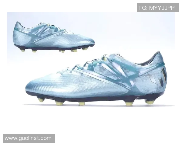 足球明星常穿的板鞋推荐及其品牌解析